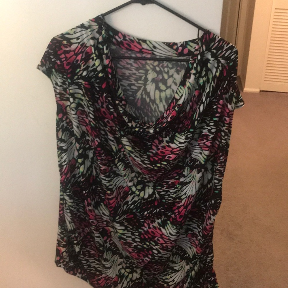 Scoop neck dress shirt